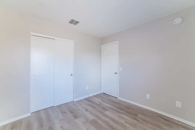 Building Photo - 3847 E Hopseed Ln