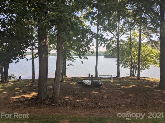 Building Photo - 915 Northeast Dr