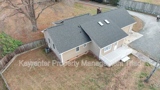 Building Photo - 3959 Lewiston Rd