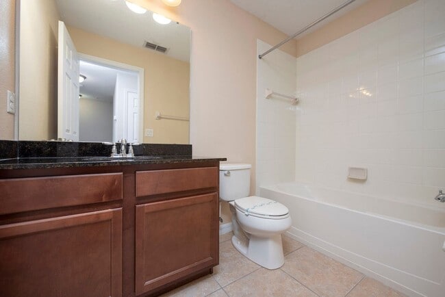 Building Photo - Nice 3/2.5 Townhouse with Garage in Lake N...