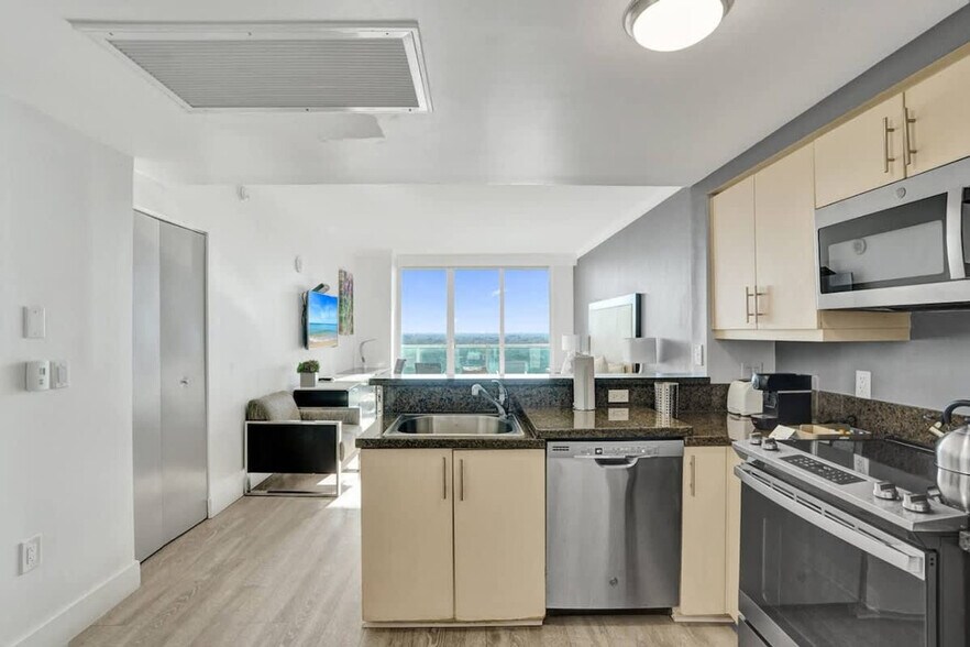 Building Photo - 2889 McFarlane Rd