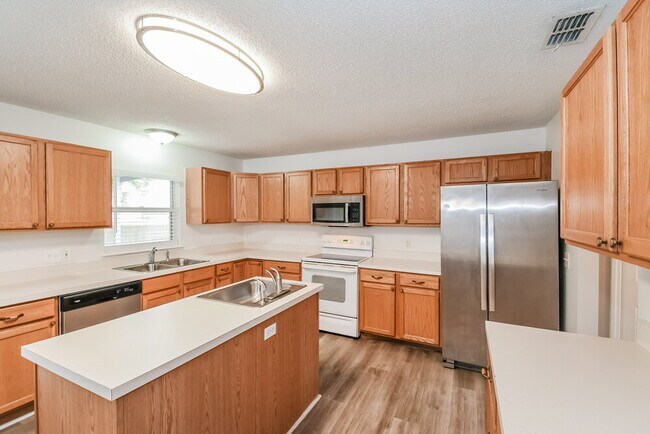 Building Photo - 1454 Seawolf Trail N