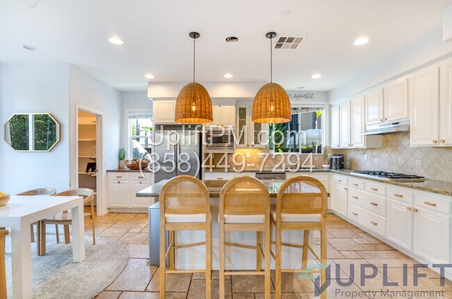 Building Photo - Spacious 5-Bedroom Home with Pool & Spa in...