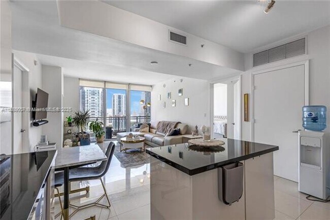 Building Photo - 92 SW 3rd St