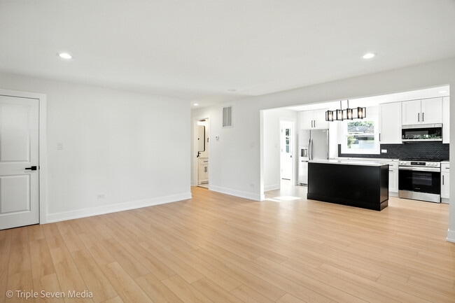 Building Photo - 8053 Newland Ave