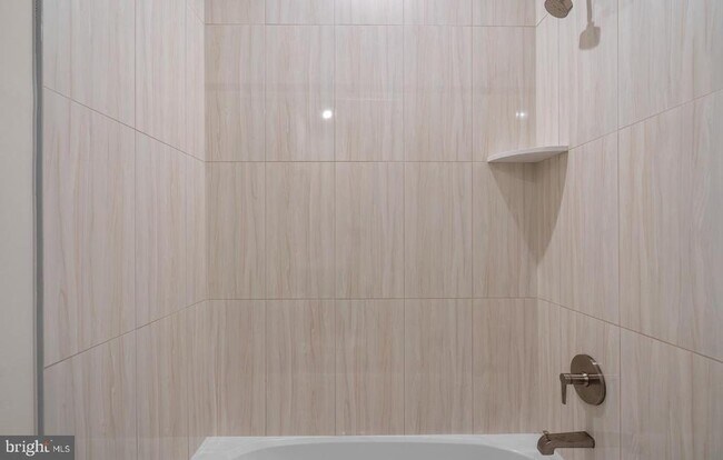 Building Photo - 43298 Farringdon Sq