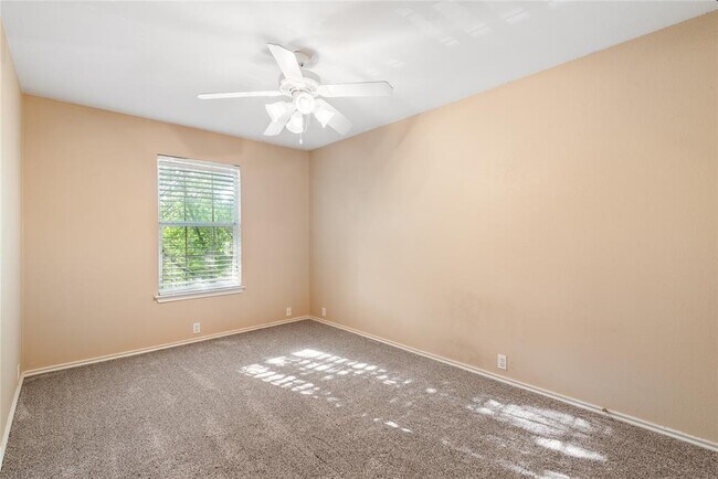 Building Photo - 6013 Negley