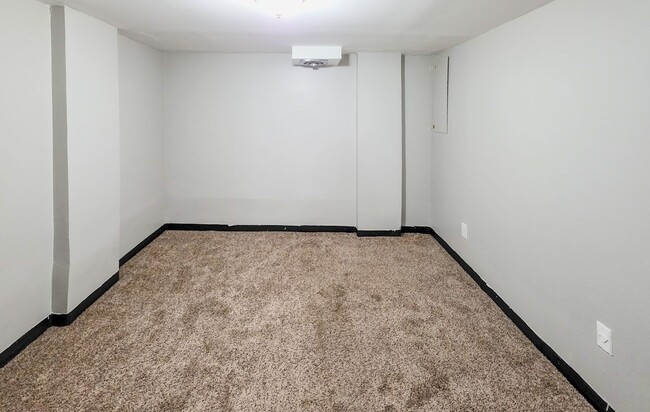 Building Photo - South Knoxville - Clean 2 Bedroom, 1 Bath,...