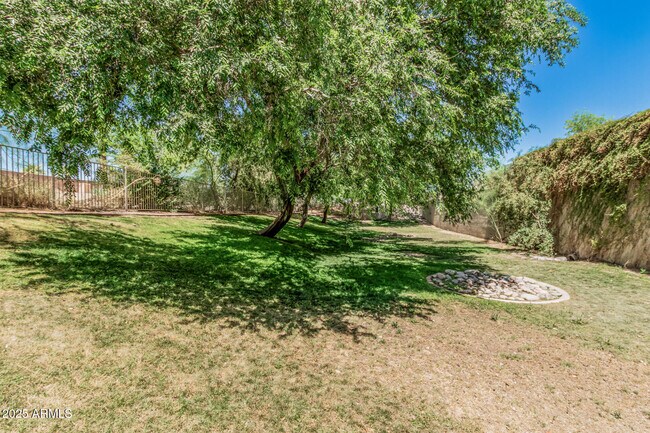 Building Photo - 985 N Granite Reef Rd