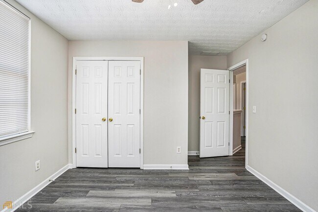 Building Photo - 1730 Bennett Dr