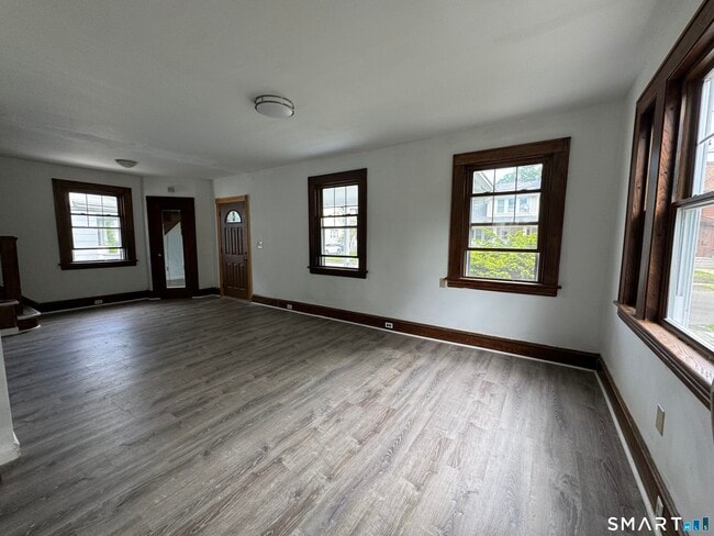 Building Photo - 55 Kings College Pl