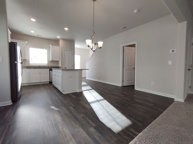 Building Photo - BRAND-NEW Townhome Located in Sanford- Min...