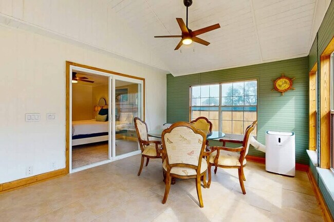 Building Photo - 5111 Keystone Dr