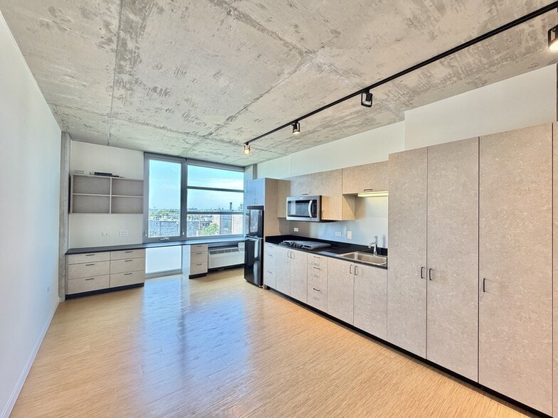 Building Photo - 1515 N Fremont St