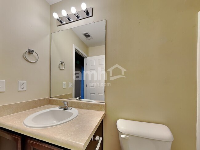 Building Photo - 117 Roseberry Cir