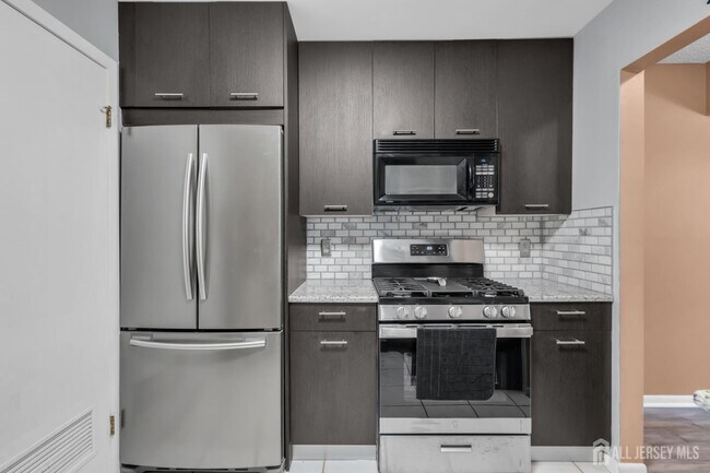 Building Photo - 492 Bayberry Ct