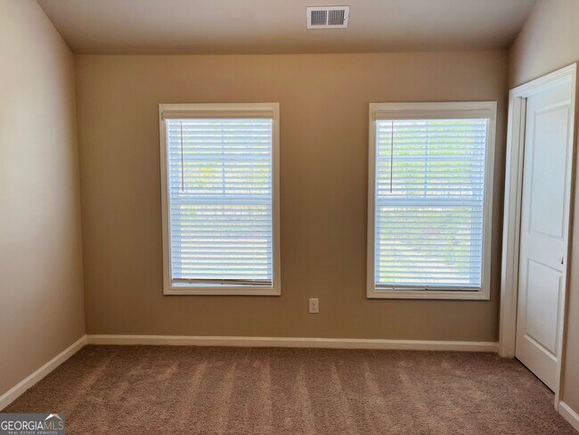 Building Photo - 33 Cobalt Ln