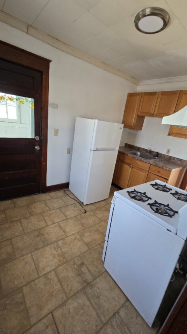 Building Photo - 1706 Tracy St