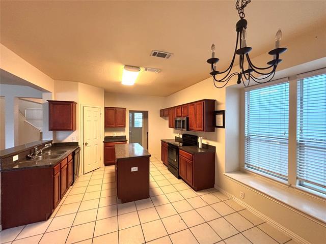 Building Photo - 1425 Oakcrest Dr