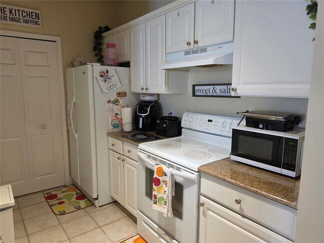 Building Photo - 1300 Eastern Pecan Pl