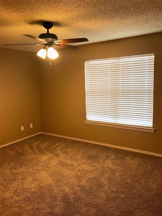 Building Photo - 3417 Miller Pl