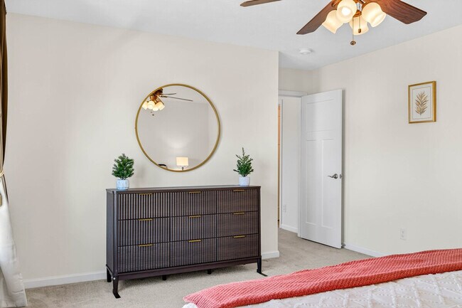 Building Photo - 4663 Bayview Dr