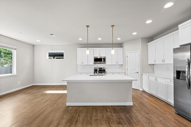 Building Photo - Modern 4-Bedroom Yelm Home with Covered Patio, Outdoor Fireplace & Office/Flex Space!