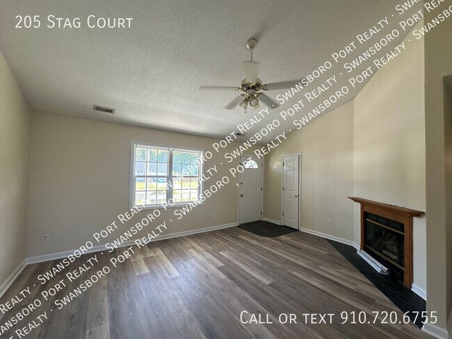Building Photo - 205 Stag Ct