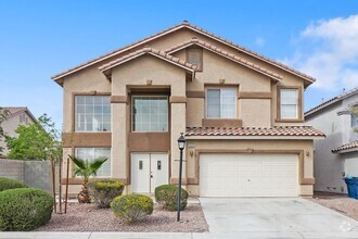 Building Photo - Beautiful 4 Bedroom Home with Entry Foyer ...
