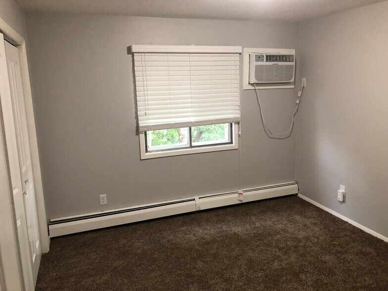 Bedroom Air Conditioner &amp; blackout shades. - 2446 Aldrich Ave S