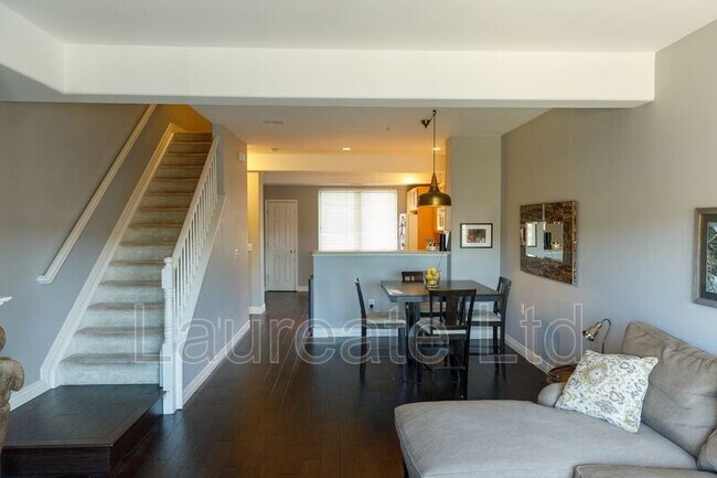 Building Photo - 2767 W Riverwalk Cir