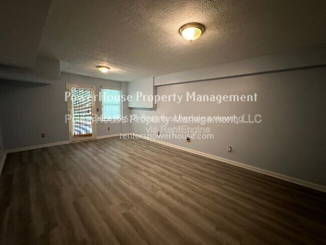 Building Photo - 790 Woodmont Dr