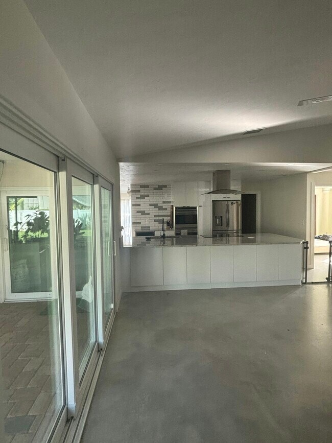 Building Photo - 4250 Marlowe Dr