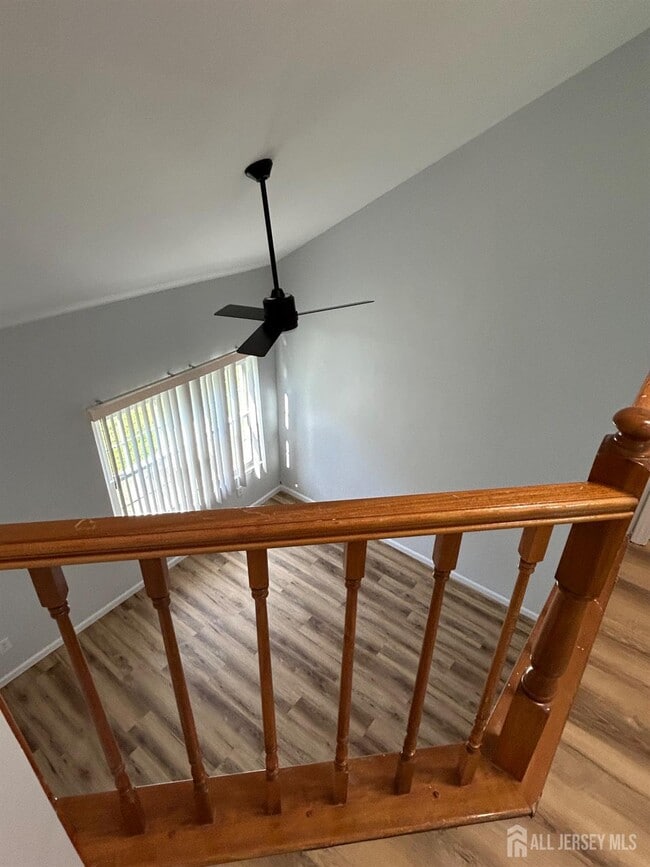 Building Photo - 8 Starlight Ct