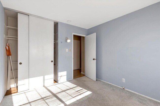 Building Photo - 40307 San Sebastian Pl