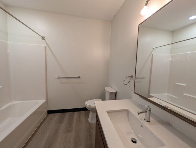 Building Photo - 55 N Main St