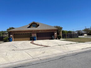 Building Photo - Townhome for rent