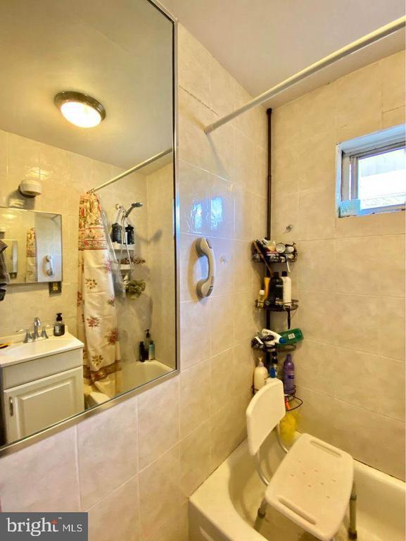 Building Photo - 1625 Page St