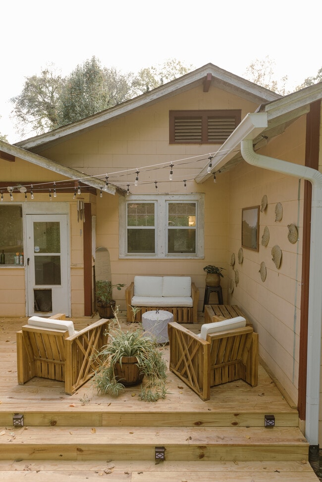 Building Photo - 1707 W 43rd St