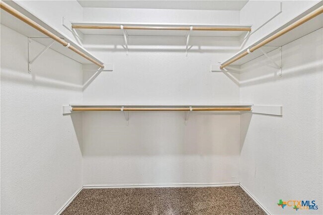 Building Photo - 1112 Katelyn Cir