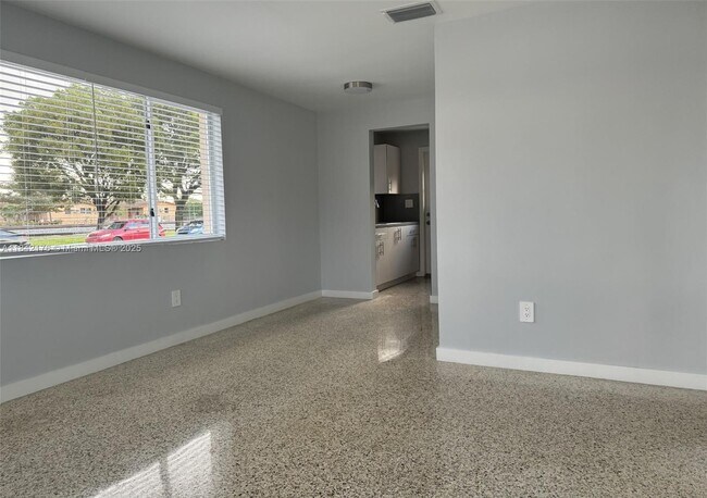 Building Photo - 575 E 22nd St