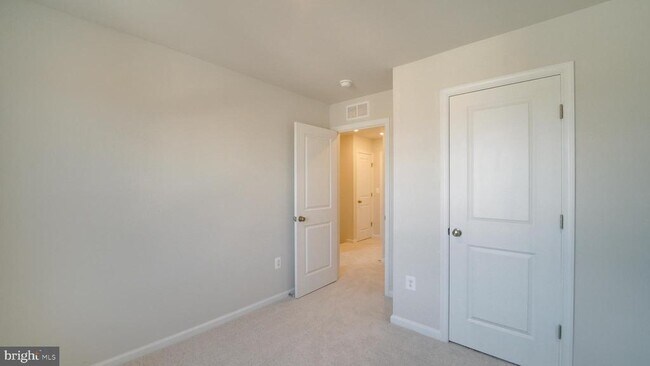 Building Photo - 103 Brashear Ct