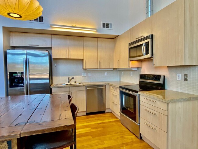 Building Photo - Modern Plant 51 Condo with Downtown Views | Secure Access | GE Café Appliances | Dogs Welcome