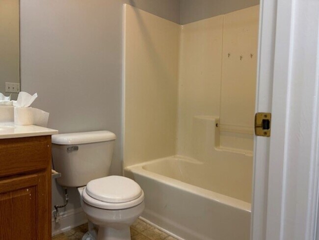 Building Photo - 268 Ceasar Pl