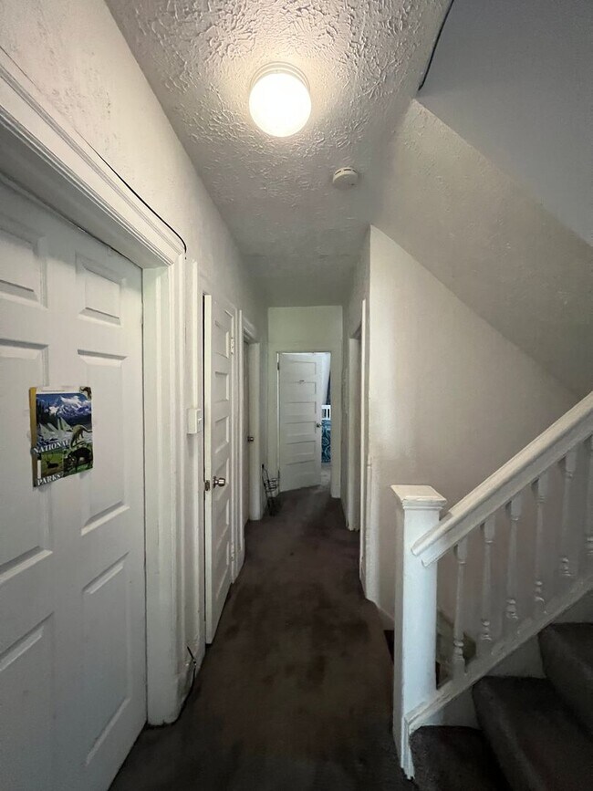 Building Photo - 353 Melwood Ave