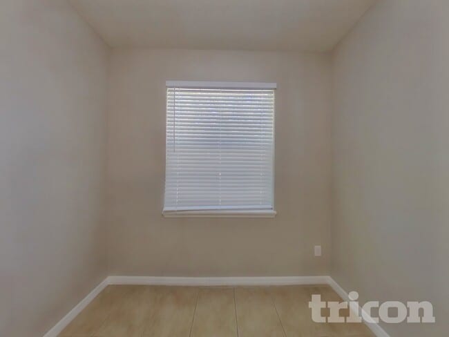 Building Photo - 502 Azalea Bloom Dr