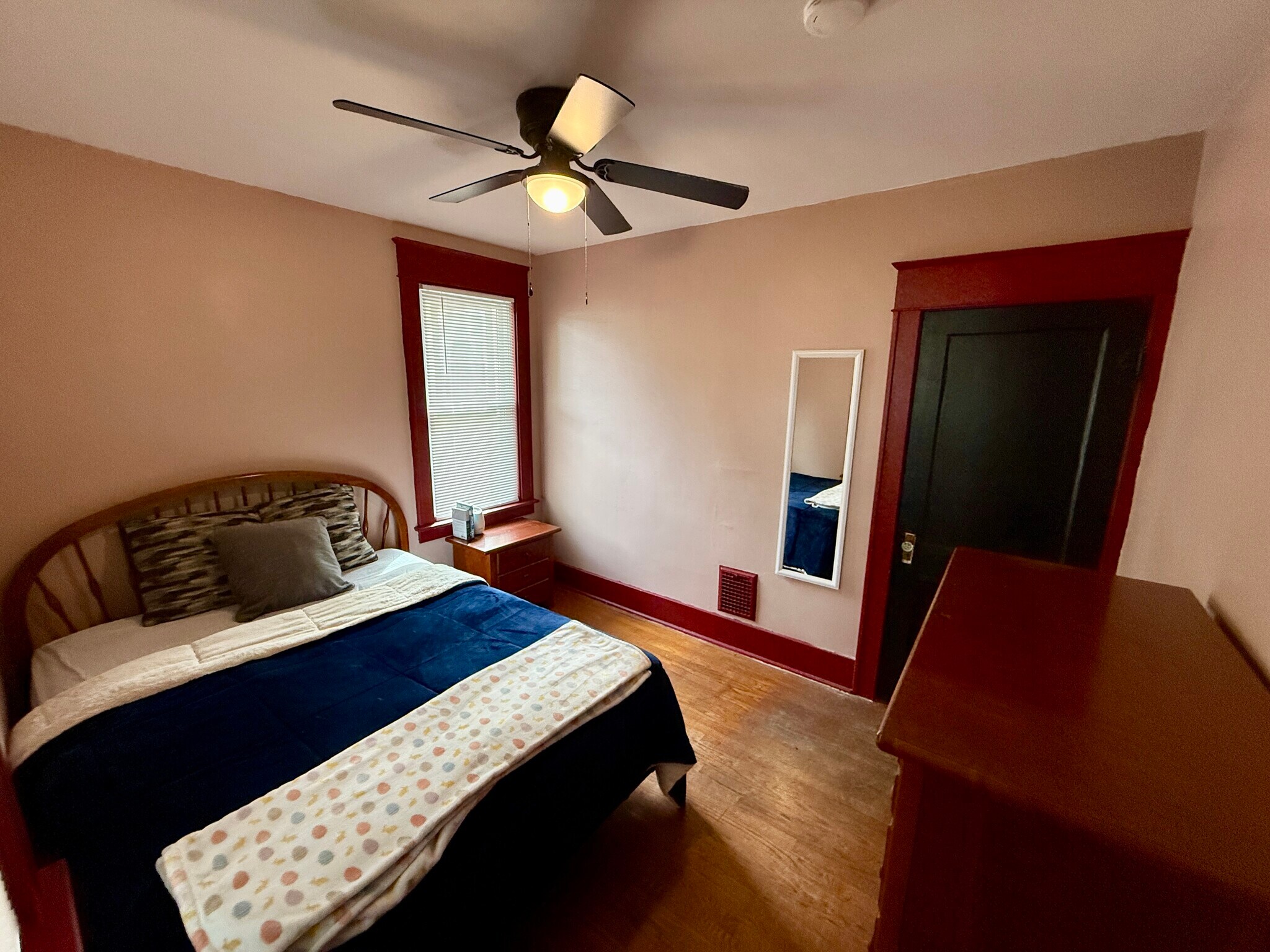 back bedroom - 1005 Kellogg Ave