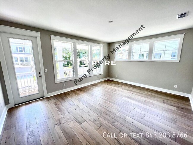 Building Photo - 2225 Cultura Cir