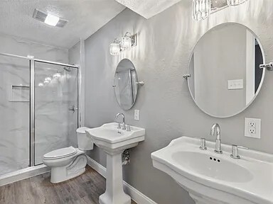 Building Photo - 3931 Roma Ct