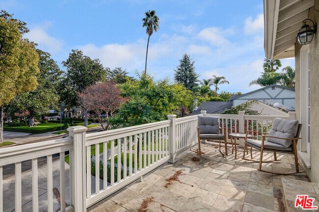 Building Photo - 4419 Clybourn Ave